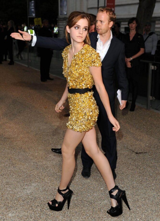 Emma Watson’s fashion tales in sequins, see pics 785000