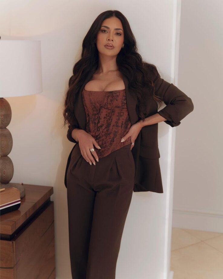 Esha Gupta Looks Breathtaking In Brown Body-Hugging Corset Top With Pantsuit - 1