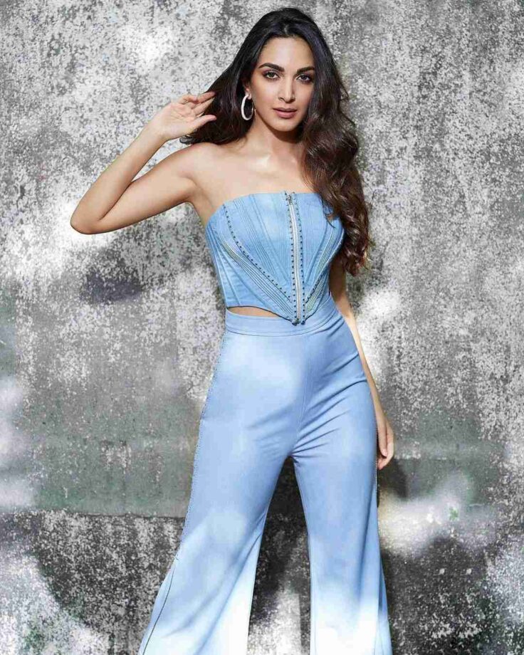 Fashion Battle: Kiara Advani Or Deepika Padukone Or Janhvi Kapoor; Who Looks Stunning In Blue Corset? 788606