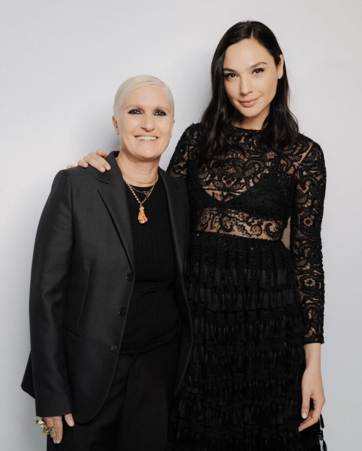 Gal Gadot Looks Bombshell In A Black Lace Dress; Check Now! 779287