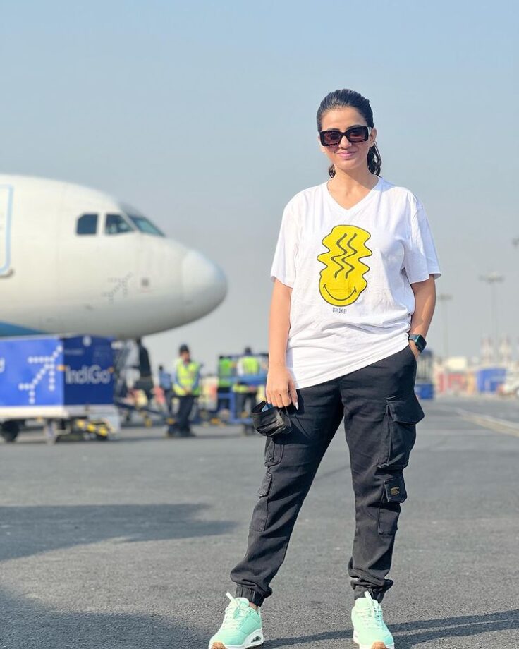 Get ready to 'fly' with Bhojpuri diva Akshara Singh 779529