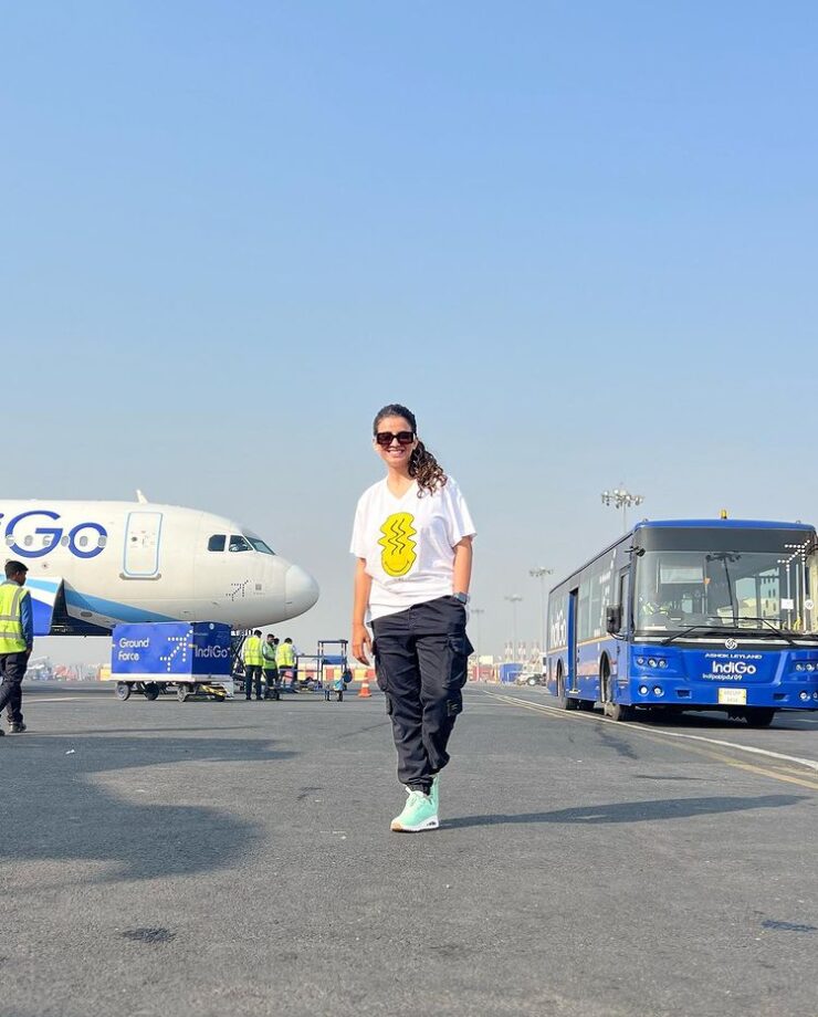 Get ready to 'fly' with Bhojpuri diva Akshara Singh 779530