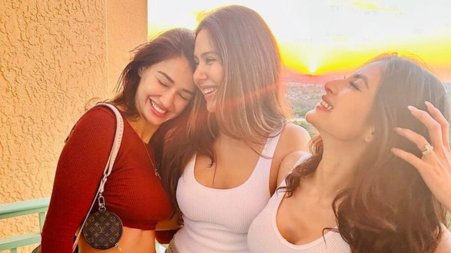 Girls Wanna Have Fun: Sonam Bajwa, Disha Patani and Mouni Roy go wild, see trending snap 783387