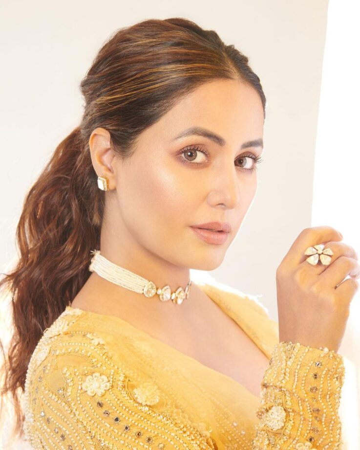 Hina Khan Teaches To Embellish Sharara, Check Out 788419