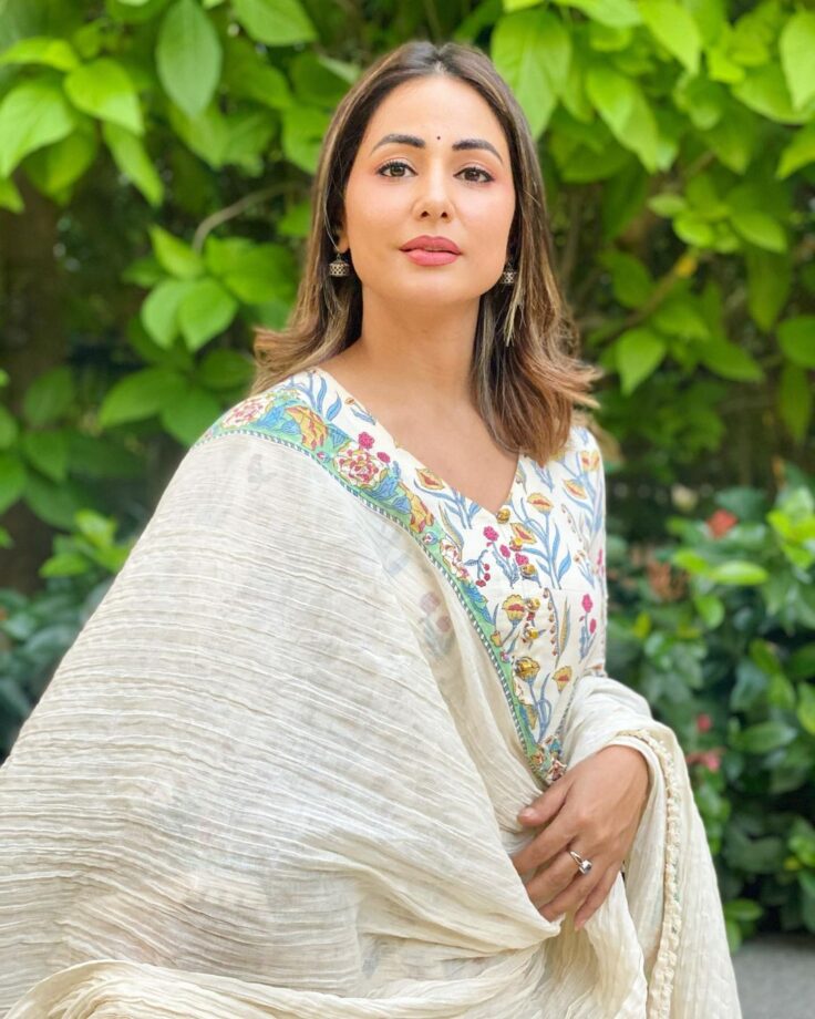 Hina Khan Teaches To Embellish Sharara, Check Out 788388