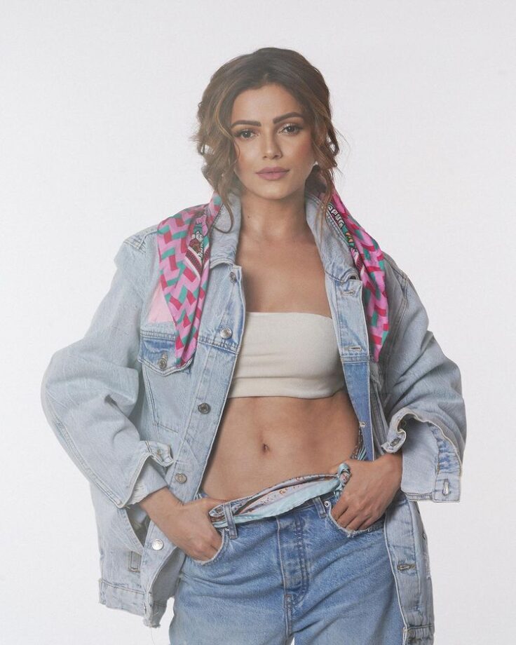 Hotness Alert: Rubina Dilaik is fierce babe in tube top and baggy denim 781205