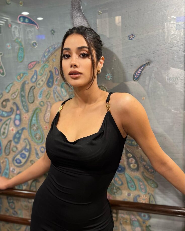 Janhvi Kapoor sirens hotness in black bodycon, see pics 786820