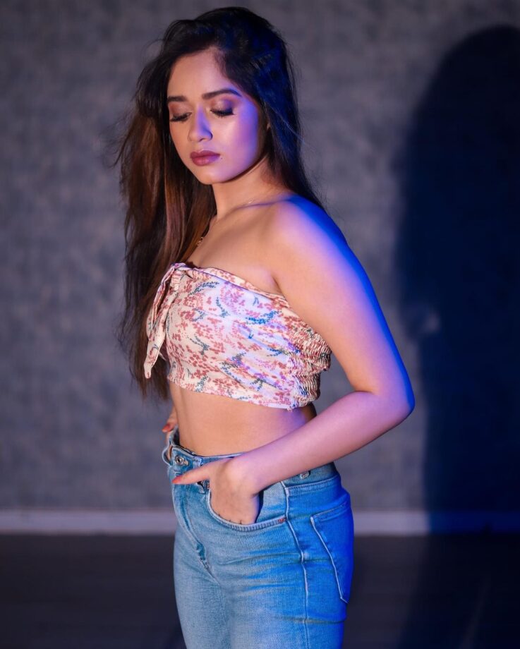 Jannat Zubair Rahmani and her most sensuous avatars in crop tops 781973