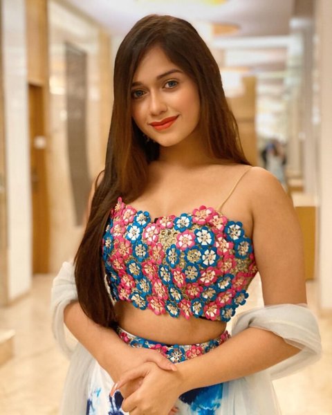 Jannat Zubair Rahmani and her most sensuous avatars in crop tops 781974