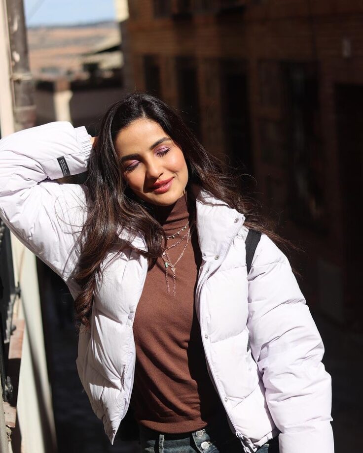 Jasmin Bhasin's Madrid vacation is full of entertainment 780780