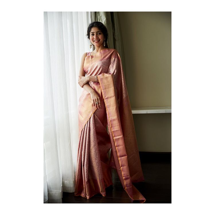 Jhumka To Bindi: Sai Pallavi's Ethnic Sarees 782947