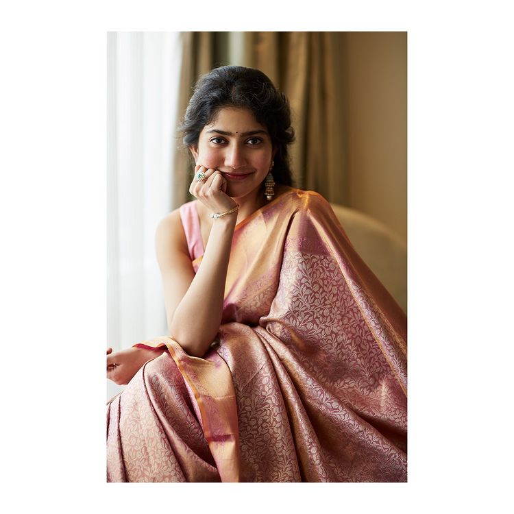 Jhumka To Bindi: Sai Pallavi's Ethnic Sarees 782949