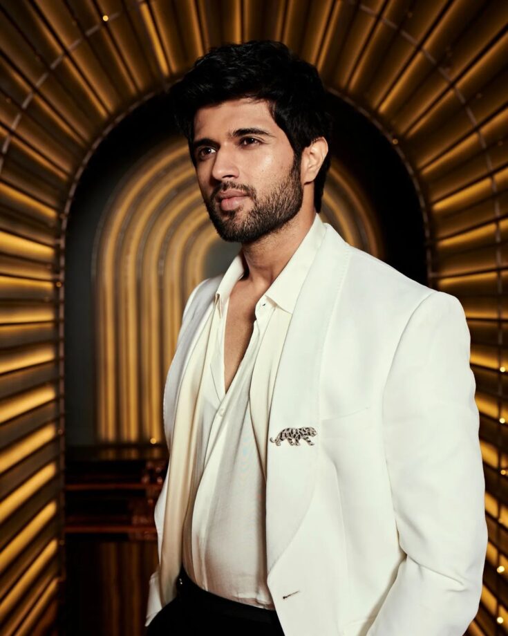 Learn the classic way to style the white suit from Vijay Deverakonda, Yash and Prabhas 791142