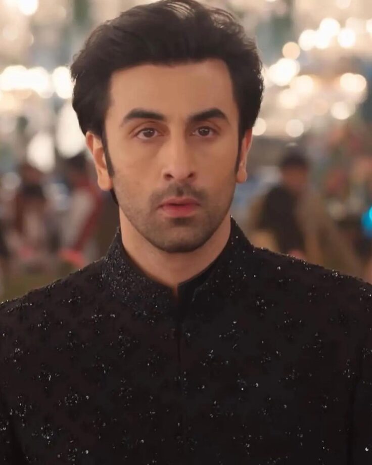 Looking to slay perfect shimmery sherwani style this wedding season? Take tips from Ranbir Kapoor 788782