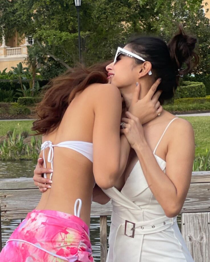 Mouni Roy Enjoys Vacation With Disha Patani, Calls 