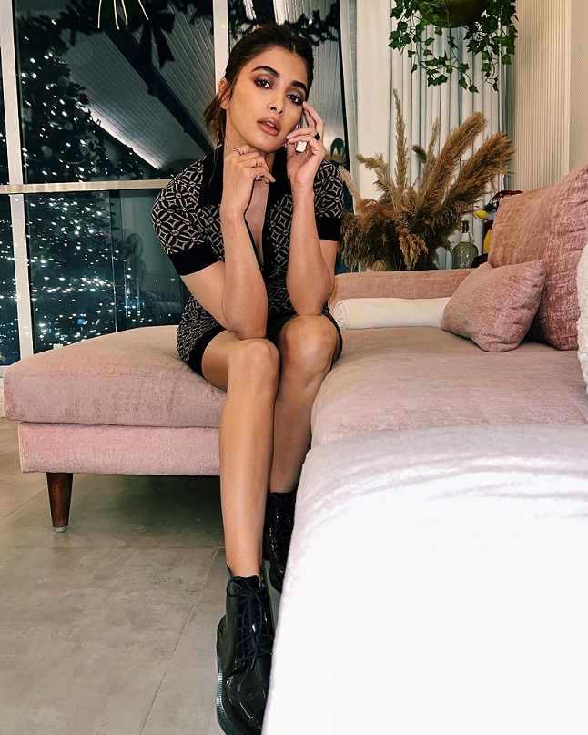 Pooja Hegde is bold babe in black mini dress, see pic 787335