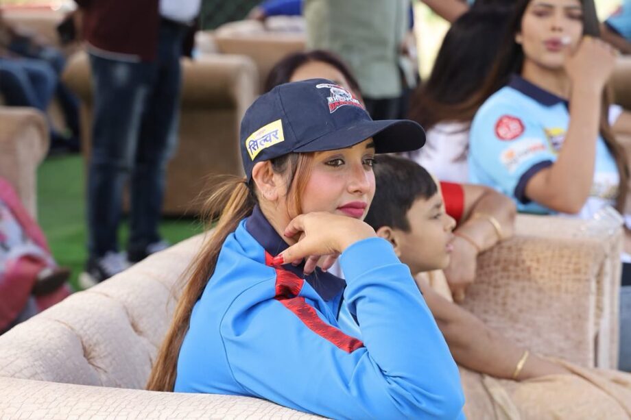 Rani Chatterjee attends Celebrity Cricket League, shares photos with Bhojpuri Dabanggs - 4