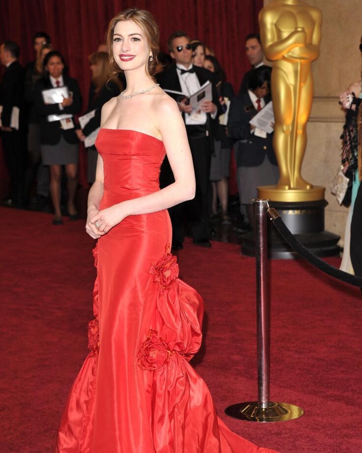 Red Carpet Ready: Anne Hathaway's Best Carpet Looks Will Make You Lovestruck 779306