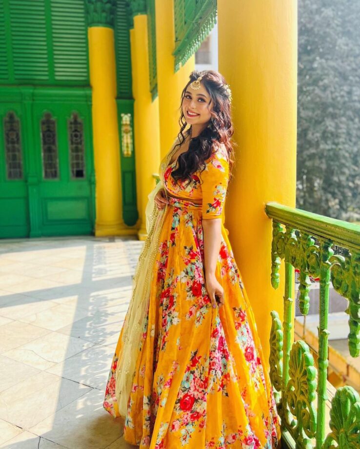 Ritabhari Chakraborty shines bright like a sunflower in yellow lehenga set - 4