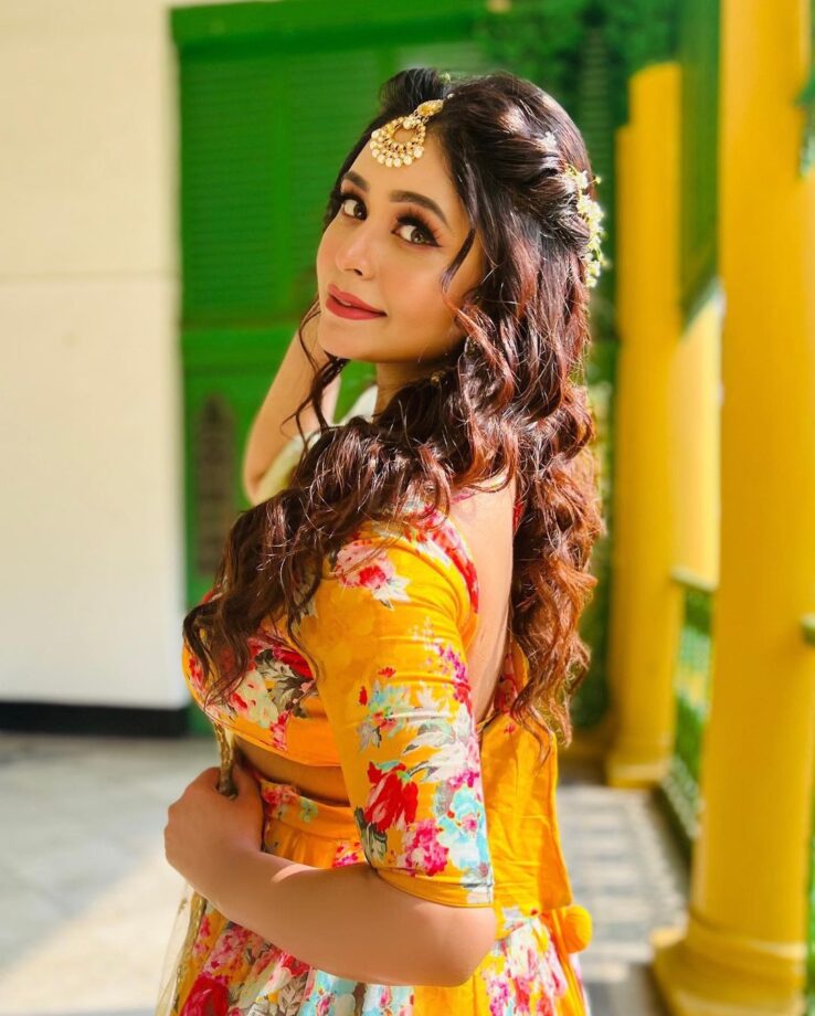 Ritabhari Chakraborty shines bright like a sunflower in yellow lehenga set - 5