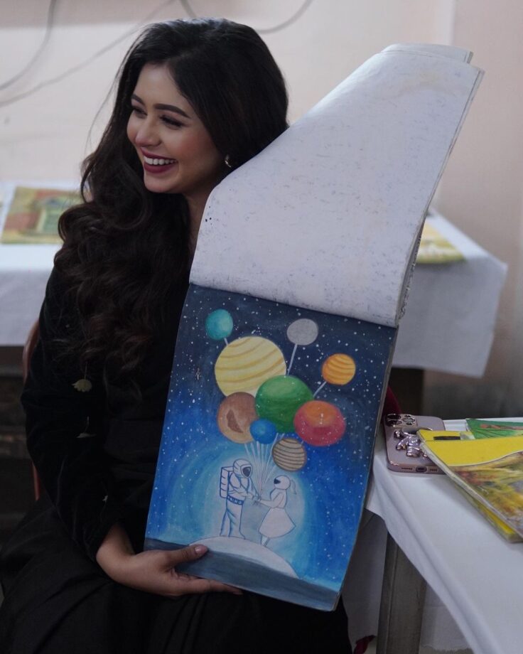Ritabhari Chakraborty showers happiness on students from the school for deaf, check photos - 2
