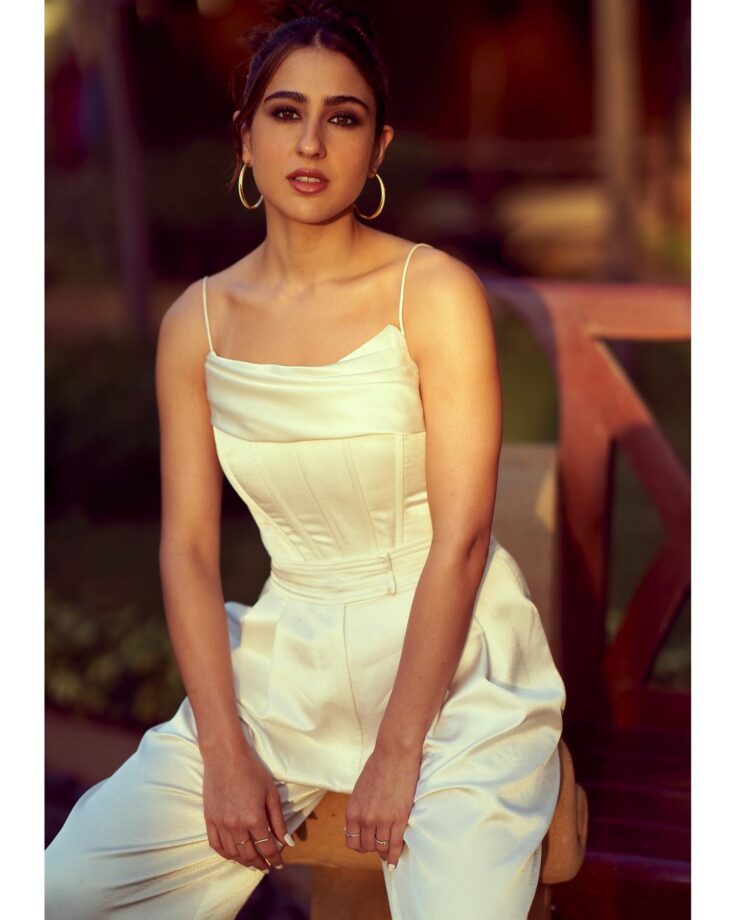 Sara Ali Khan adorns majestic glow in white, see pics 787699