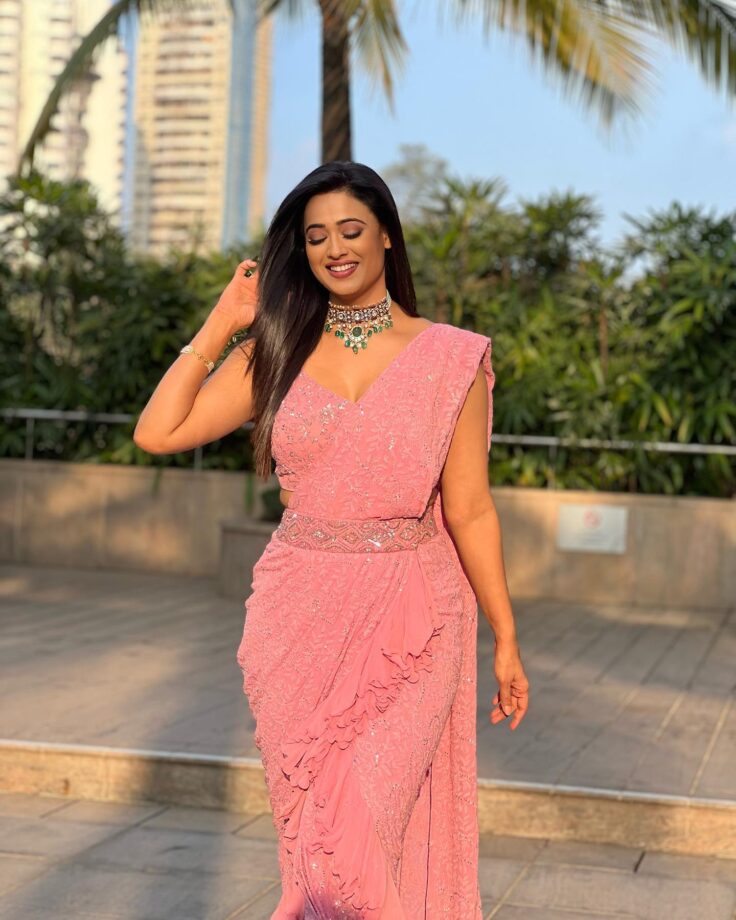 Shweta Tiwari rolls back clock in stunning pink belted shimmery saree, we are crushing 792291