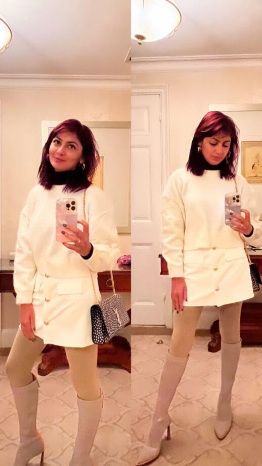 Sriti Jha and Anushka Sen's mirror selfie game is too strong 782037