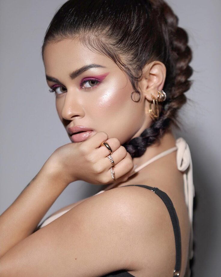 Take the high-octane eye makeup code from Avneet Kaur 781262