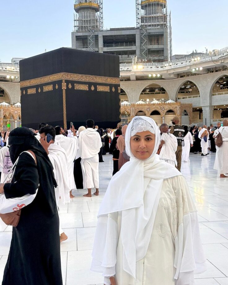 TV Beauties latest buzz: Hina Khan performs second Umrah, Surbhi Jyoti takes stroll in Istanbul 788158