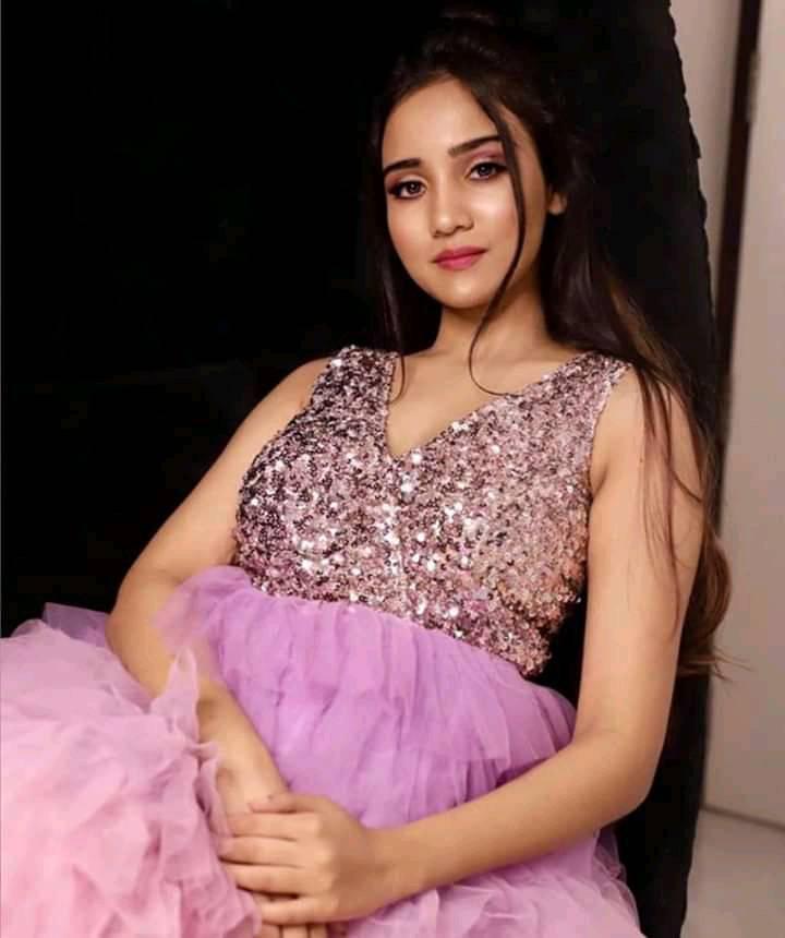 Aladdin fame Ashi Singh’s glam looks in purple ensembles 798834