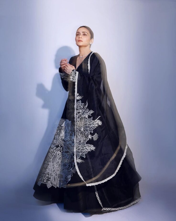 Amruta Khanvilkar Looks Breathtaking Classy In Black Anarkali Dress, See Photos - 2