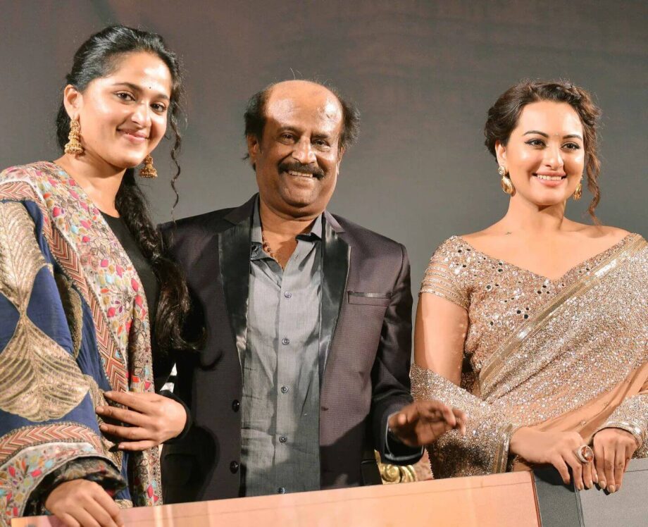 Anushka Shetty poses with Rajinikanth and Sonakshi Sinha, pic goes viral 797743