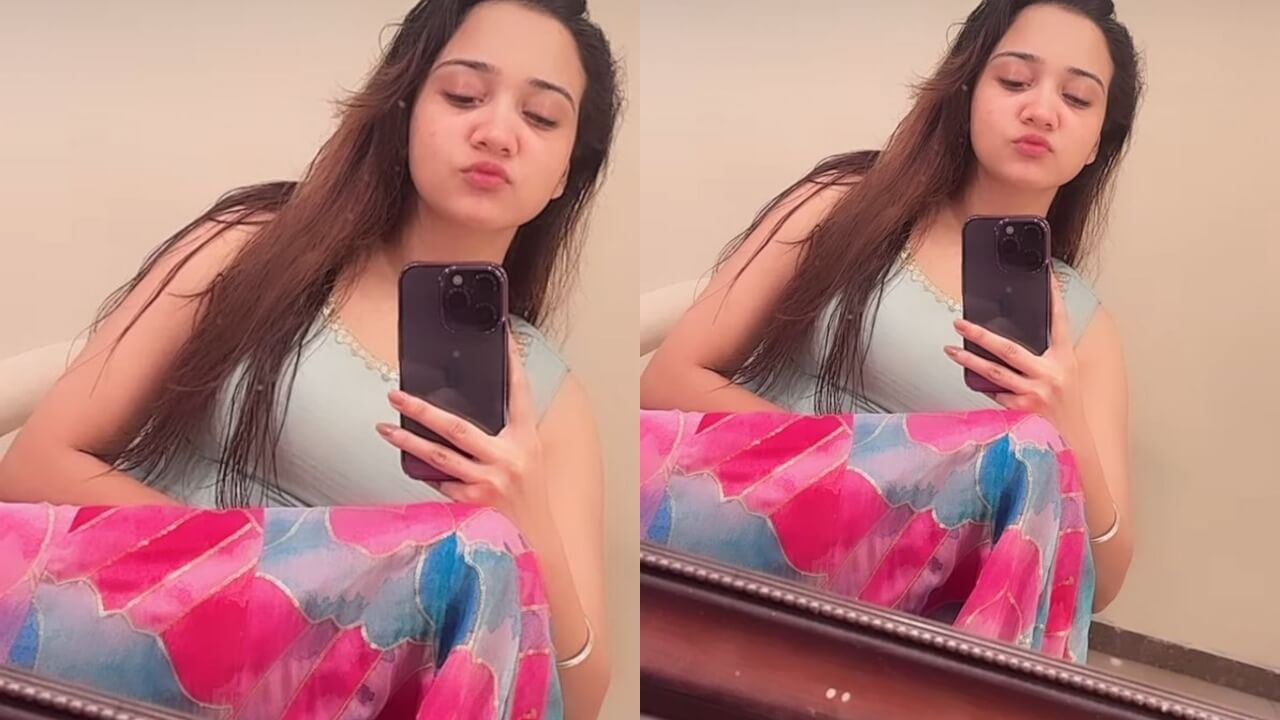 Ashi Singh caught on camera pouting, who's the lucky one? 801245