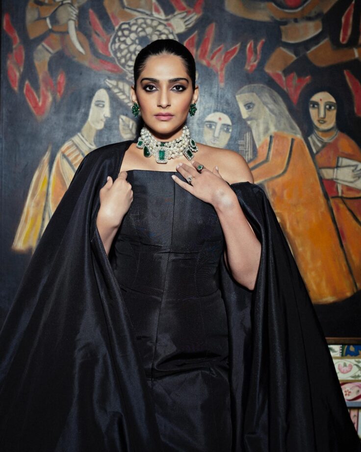 Beautiful Collar Necklaces Ft. Janhvi Kapoor To Aditi Rao Hydari 795862