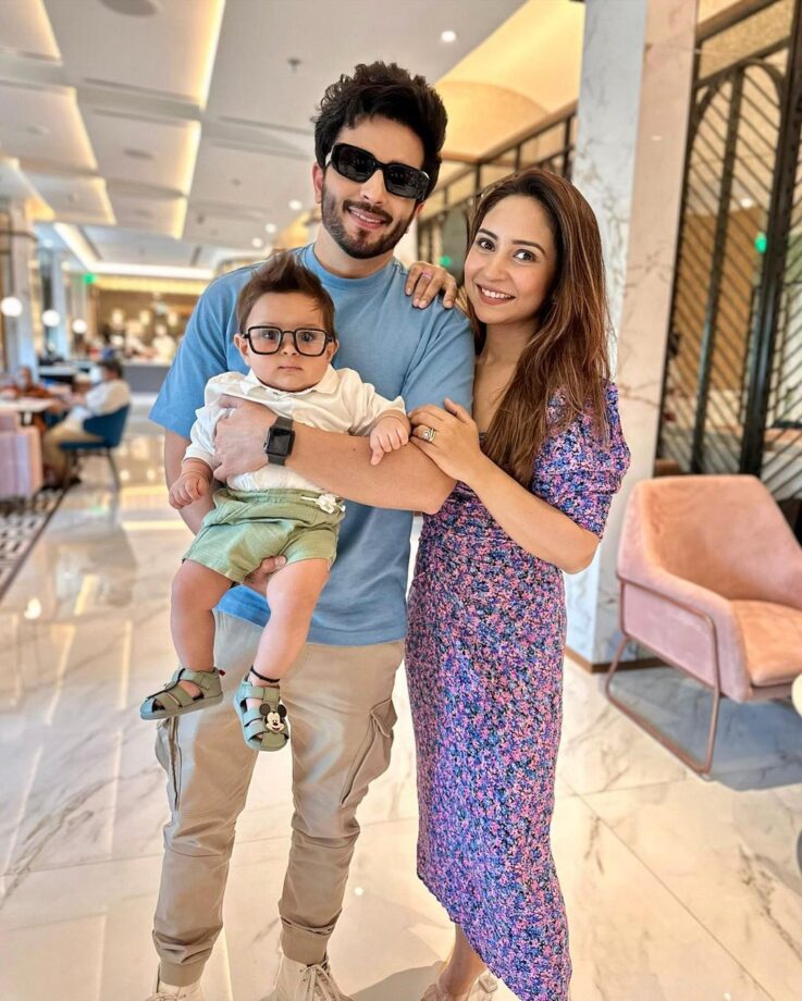 Get Sunday special family goals from Dheeraj Dhoopar 793425