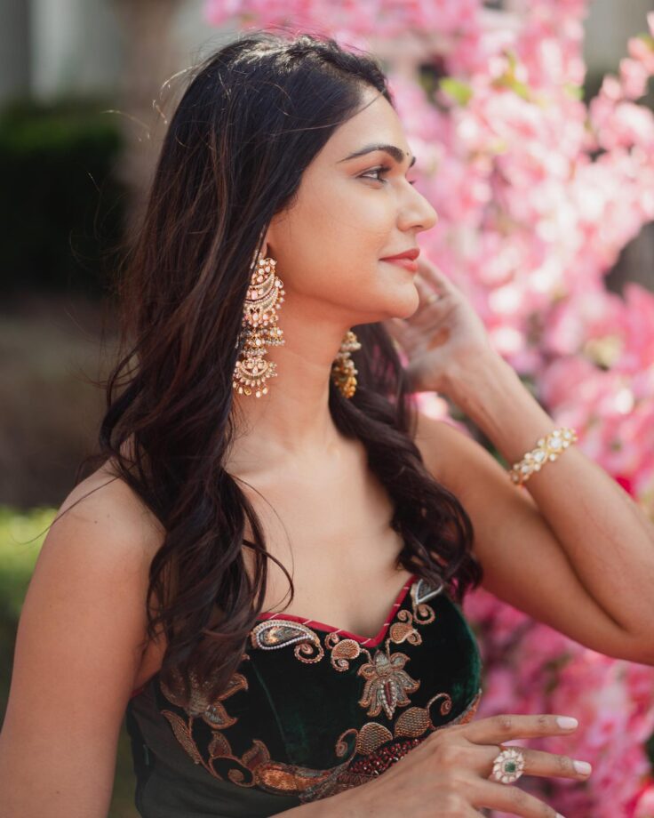 Gorgeous: Allu Sneha Reddy blooms in black off-shoulder bodycon 794216