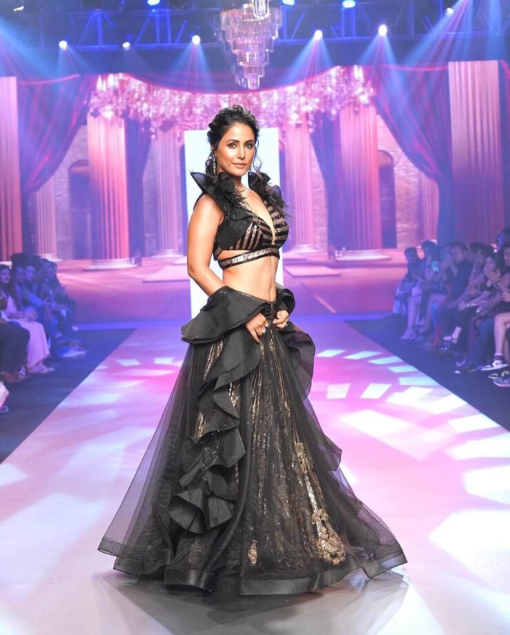 Gorgeous: Mouni Roy and Hina Khan exude royal glam in designer couture, here’s how 792735