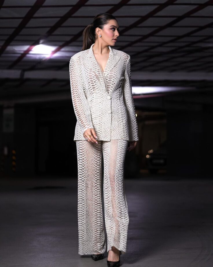 Hansika Motwani redefines ‘chic’ in white pantsuit, see pics 802352