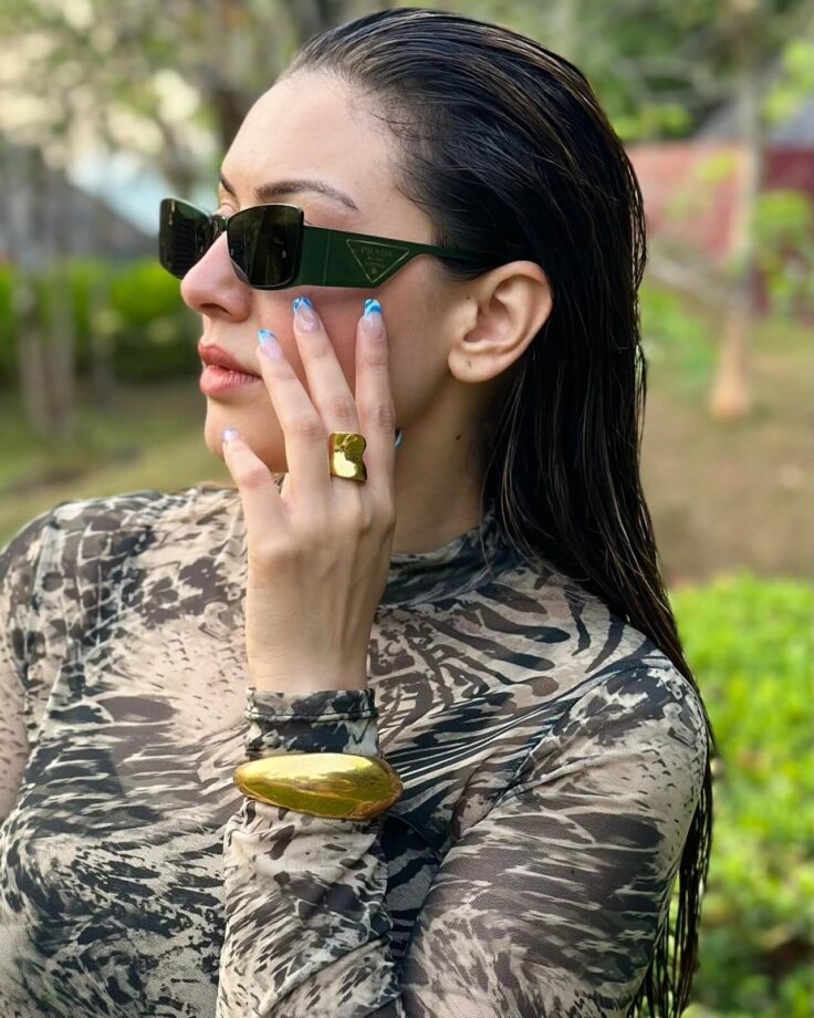 Hansika Motwani’s sunglass collection is dope 799276