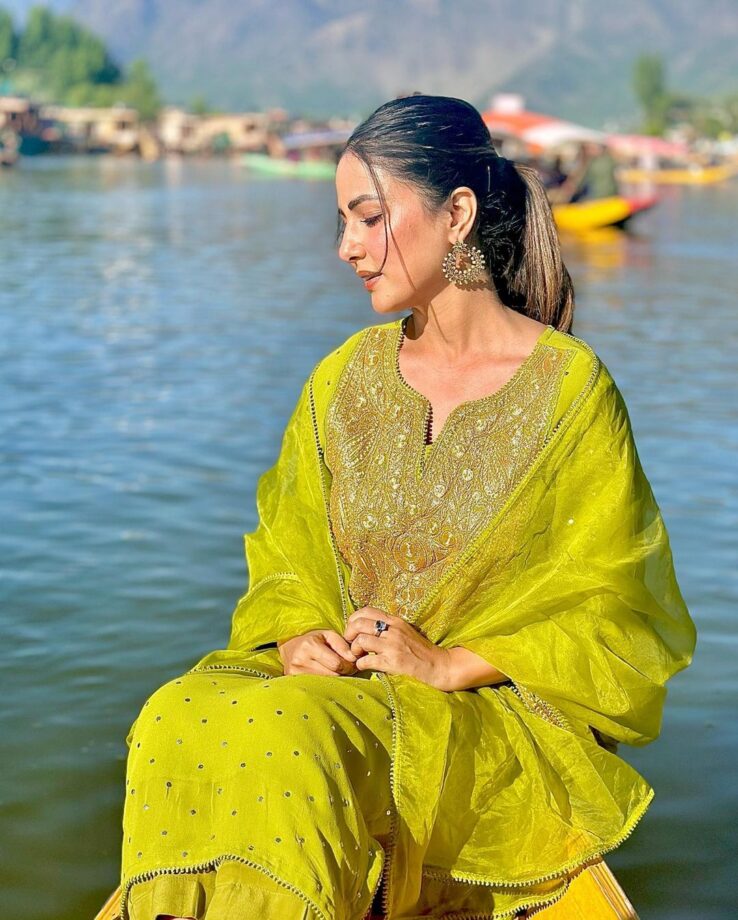 In Pics: Hina Khan Cherishes The Beauty Of Kashmir 800567