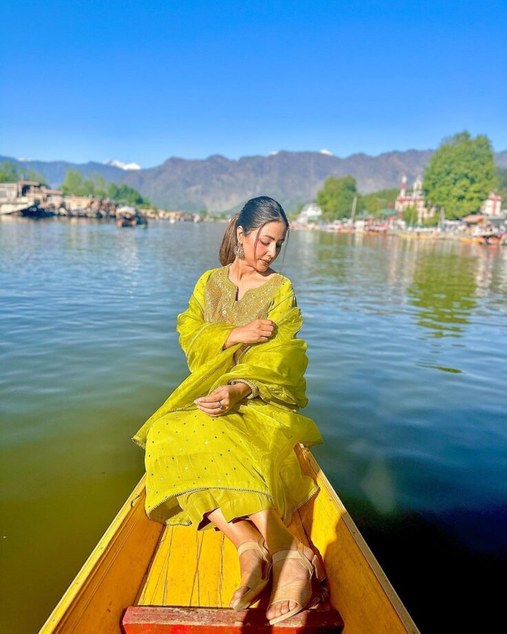 In Pics: Hina Khan Cherishes The Beauty Of Kashmir 800569