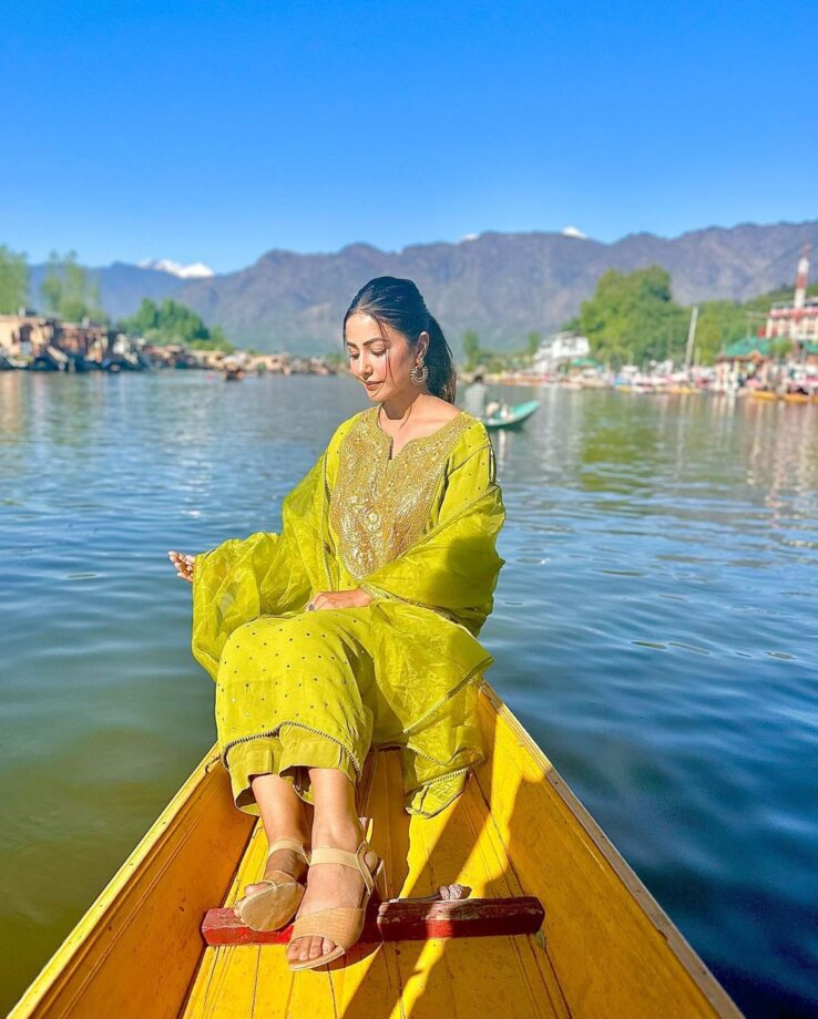 In Pics: Hina Khan Cherishes The Beauty Of Kashmir 800571