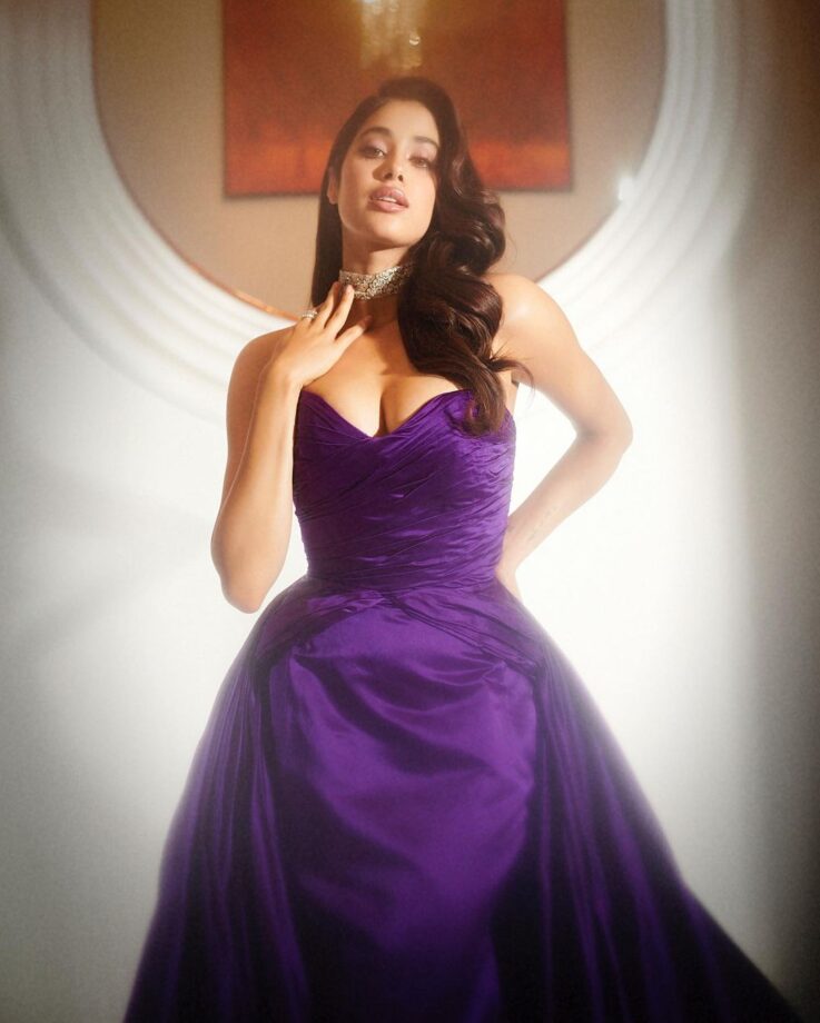 Janhvi Kapoor Turns Cinderella In Purple Strapless Gown, Orhan Awatramani Says' Hiiii