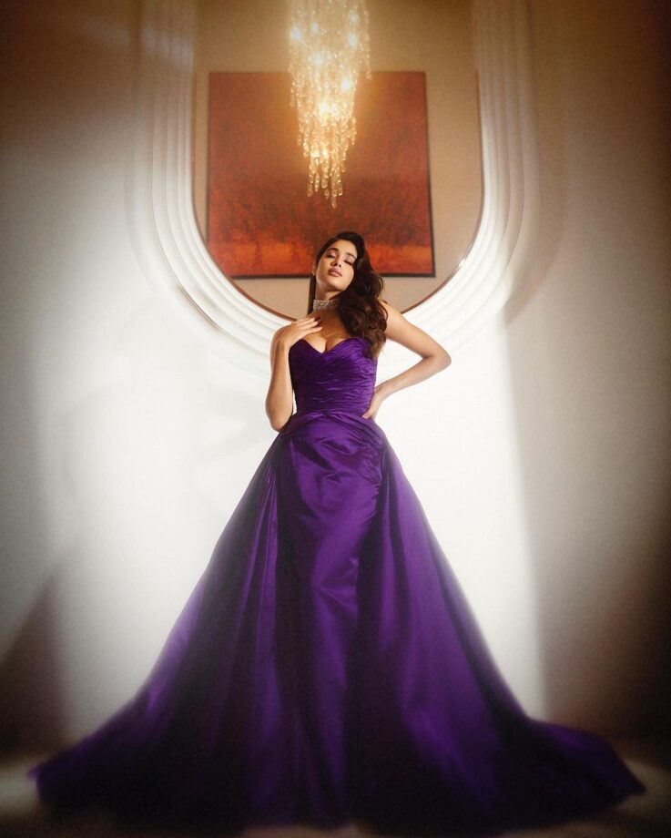 Janhvi Kapoor Turns Cinderella In Purple Strapless Gown, Orhan Awatramani Says' Hiiii