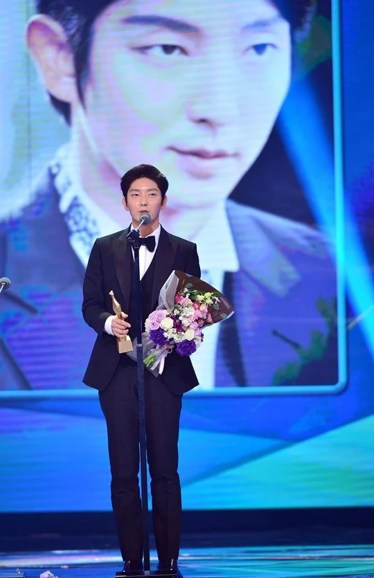 Kim Soo Hyun To Lee Min Ho: Korean Stars With Most Awards 798634