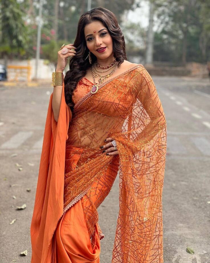 Monalisa looks resplendent in embellished orange saree, fans can’t stop crushing 802183