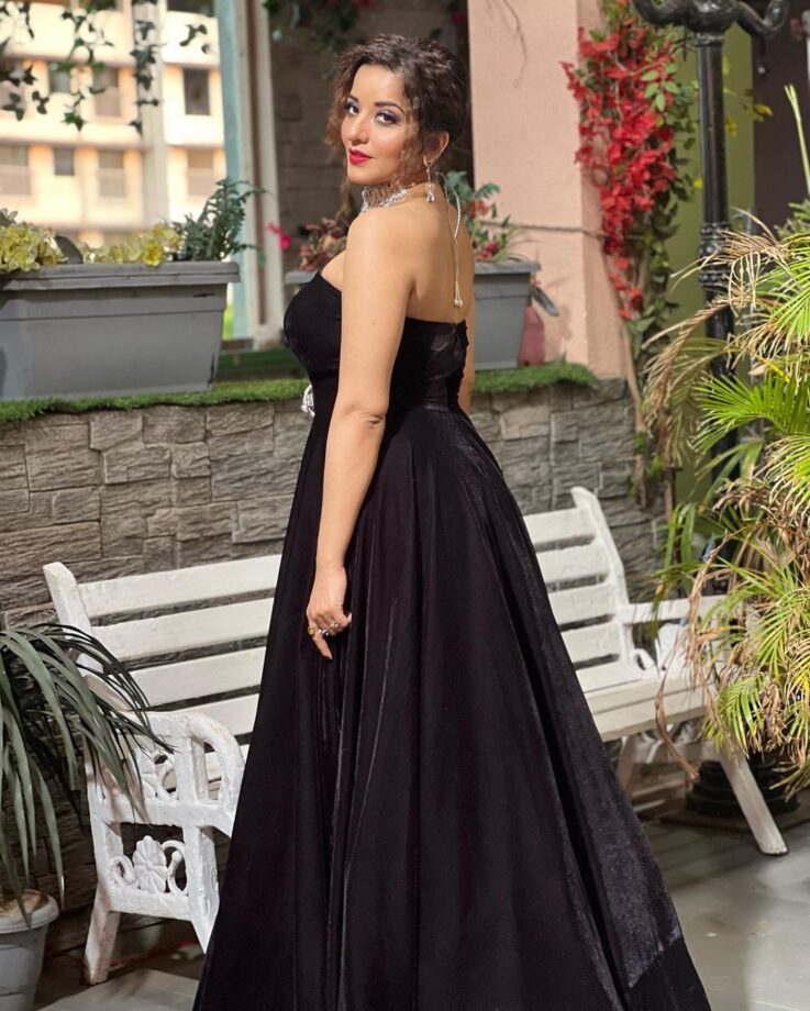 Monalisa Personifies Royalty In Classy Off Shoulder Black Gown - 1