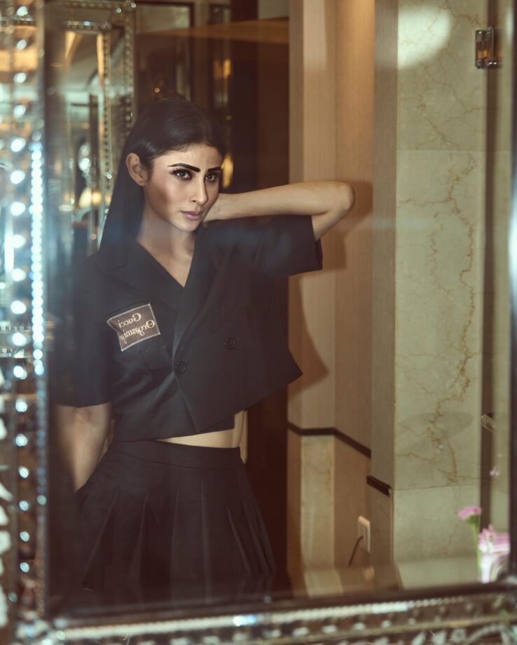 Mouni Roy keeps it preppy in black mini co-Ord set, see pics 800311