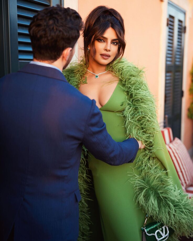 Priyanka Chopra and Nick Jonas enjoy lovey-dovey moment in Rome, (unseen pics) 800432